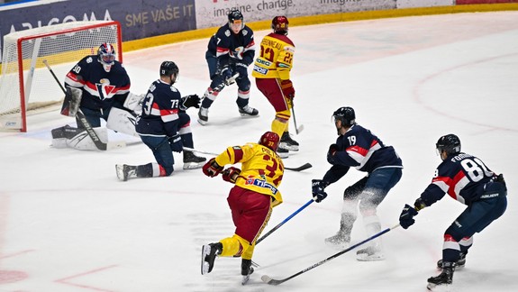 Hokej: Slovan porazil Trenčín 5:2