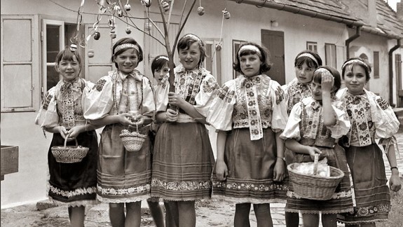 FOTO: Aj takúto podobu mala pred rokmi Veľká noc vo Vajnoroch