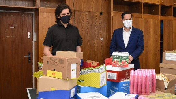 Na výzvu pomoci v Novom Meste zareagovalo viac ako 260 dobrovoľníkov