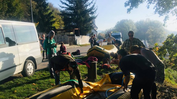 FOTO Dobrovoľníci vyčistili úsek Dunaja od Hainburgu po Karloveské rameno na raftoch