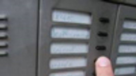 Podvodníci vedia oklamať najmä starších ľudí