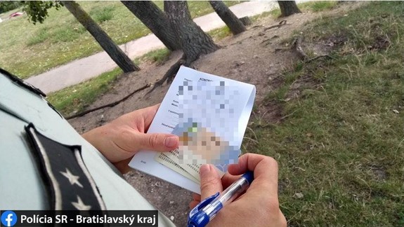 Motorkár cez víkend pri Zlatých pieskoch zaútočil na policajnú hliadku!