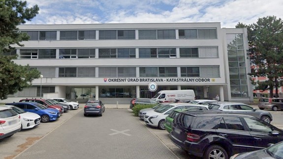 Od pondelka by mali začať poskytovať služby aj katastra v Bratislave