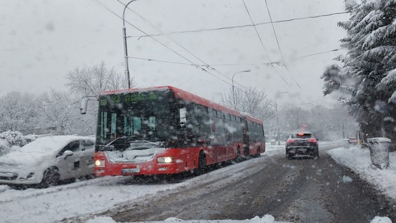 Bratislavu má v noci zasiahnuť sneženie. Magistrát  chystá zásahy