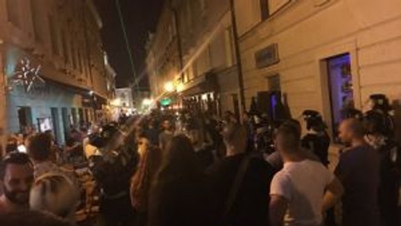 Otváracie hodiny v Starom Meste: Poslanci mali rozhodnúť o prelomení veta starostu