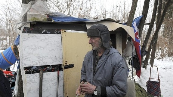 V Petržalke tvrdia, že bezdomovcov žijúcich v zime vonku nemajú veľa