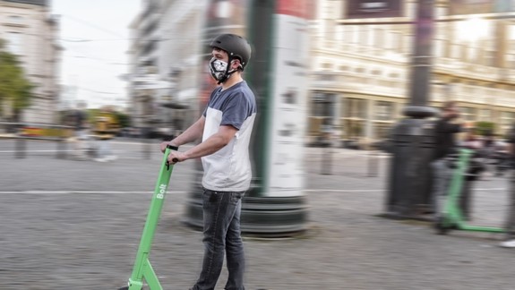 Mesto vypracovalo návrh pravidiel pre operátorov zdieľanej mobility - týka sa aj "nezbedných" kolobežiek!