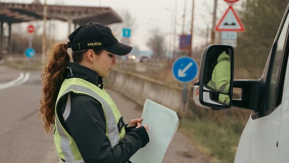 Slintačka a krívačka: Polícia obnovila premávku na malých hraničných priechodoch s Maďarskom