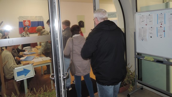 Voľby Devínskej Novej Vsi odhlasovali prví voliči