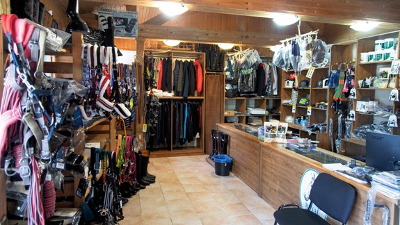 Ocitnete sa v inom svete: V jazdeckom areáli nájdete ukrytú veteránku medzi petržalskými prevádzkami