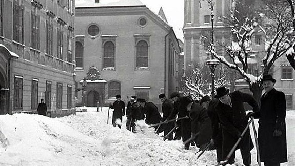 Ako sme sa so snehom v uliciach pasovali pred 60 rokmi?