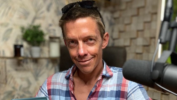 O politike, táraní, fake news a konšpiráciách