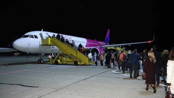 Lietadlo na linke Bratislava - Košice sa zrazilo s vtákom, meškalo vyše tri hodiny