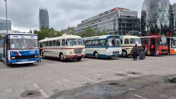 Pri Eurovei sa cez víkend koná zraz historických autobusov