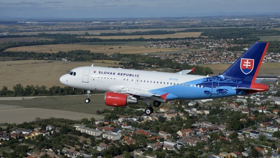 FOTO: Na letisku dnes pristál posledný z vládnych špeciálov. Pozrite si, ako vyzerá