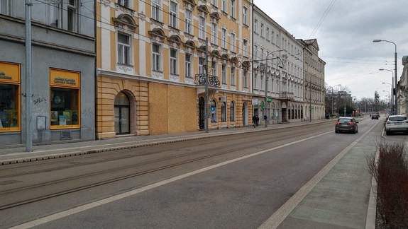FOTO: Zábery, z ktorých mrazí. Takto dorazila pandémia život na Štúrovej ulici
