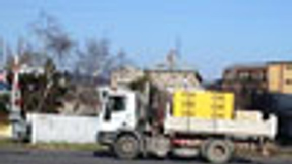 Chodci si musia dávať pozor aj na chodníku