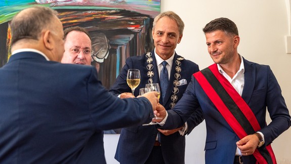 Pezinok podpísal partnerské spolupráce so samosprávami v Albánsku i Španielsku