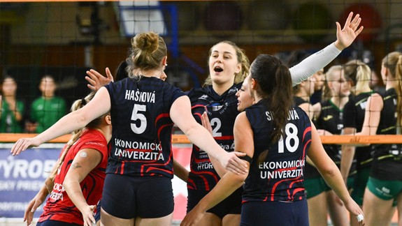 Volejbal-ženy: Slávia EUBA sa po triumfe nad Pezinkom dotiahla na vedúci Slovan