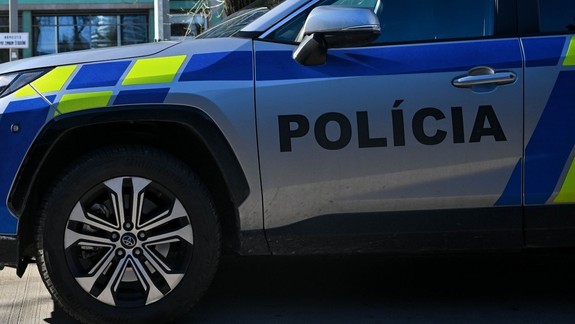Incident v Karlovej Vsi: Juraj Bača sa ponáhľal po lieky pre syna, polícia tvrdí, že jej postup bol štandardný