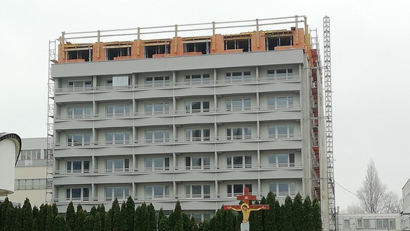 FOTO: Legendárne sídlo HZDS na Tomášikovej sa premenilo na bytovku. Čo našli po mečiarovcoch v budove noví majitelia?