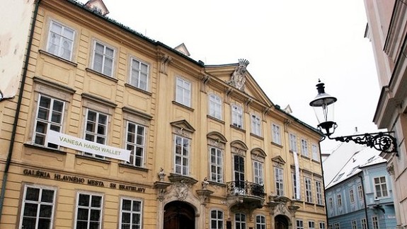 Prídete v nedeľu doobeda do Mirbachovho paláca? Chystá sa tam matiné s umeleckými legendami