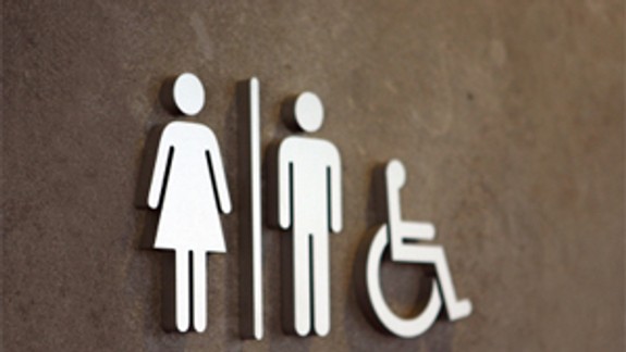 Jedny verejné toalety by sa veru uživili