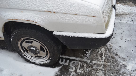 Na Riazanskej sú „vodítka“ na parkovanie