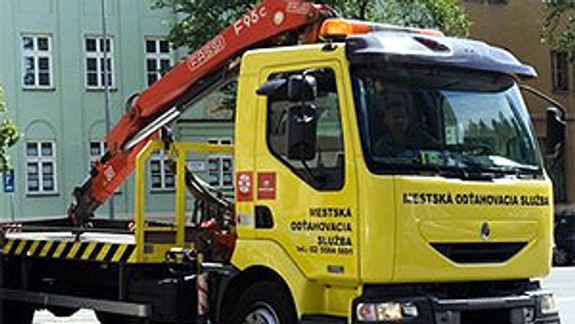 Car Towing odťahovala v mene DPB, podľa dopravcu to nie je v poriadku