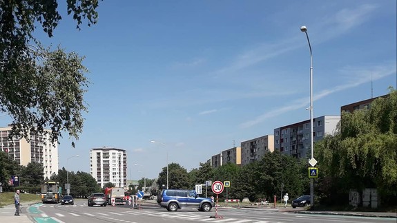 FOTO: Na ulici Podháj v Lamači vzniká dopravný chaos - vodiči áut tu jazdia bezdôvodne v protismere!