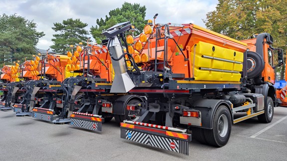 Vozidlový park správcu komunikácií v Bratislavskom kraji sa rozrastie o osem nových vozidiel