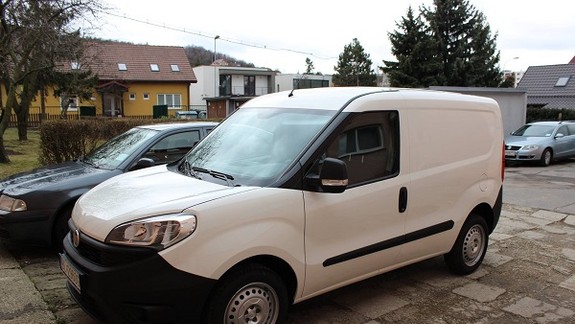 Dúbravka má nové auto na rozvoz stravy seniorom