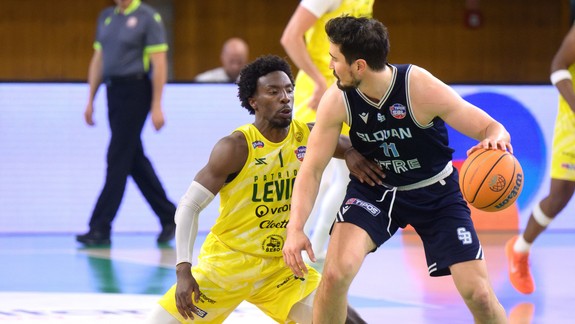 Basketbal: Slovan vyrovnal finálovú sériu, Levice zdolal doma 73:66