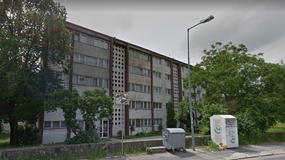 Pri požiari ubytovne v Bratislave sa zranila jedna osoba a 13 ľudí museli evakuovať