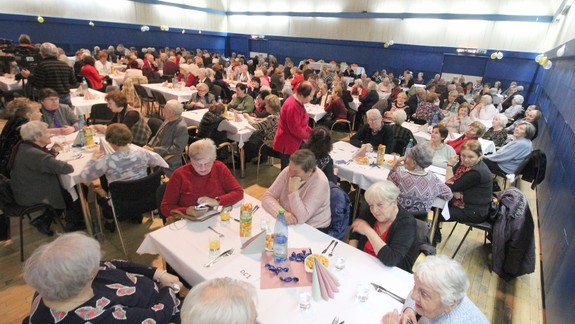 Podujatie Vianoce pre seniorov v Dúbravke sa tešilo hojnej účasti