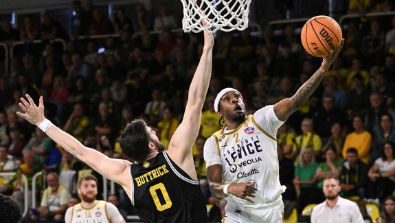 Basketbalová dráma: Levice zdolali v prvom zápase finálovej série Inter 78:73