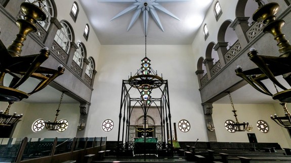 V Bratislave otvorili výstavu Poklady Židovského múzea v Prešove III