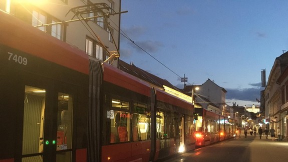 VIDEO: Na Obchodnej ulici zrazila električka mladú dievčinu - sama však vysvetlila, prečo sa to stalo...