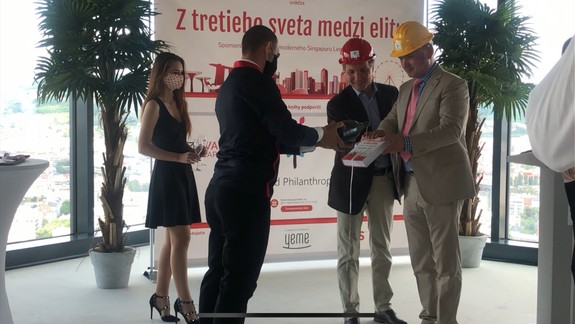 Inšpiruje sa Bratislava Singapurom? Príbeh úžasného mestského štátu prináša nová publikácia