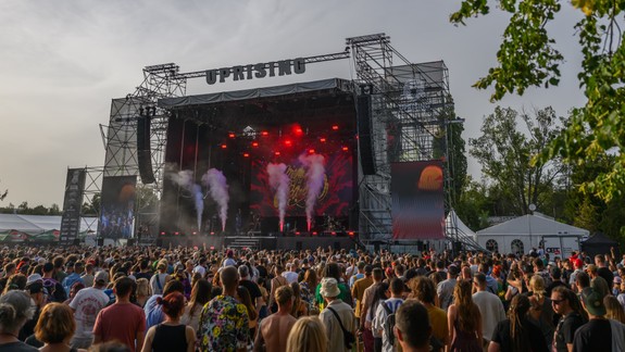 Na Zlatých pieskoch pokračuje Uprising, druhý festivalový deň je hlavnou hviezdou kubánska legenda Orishas
