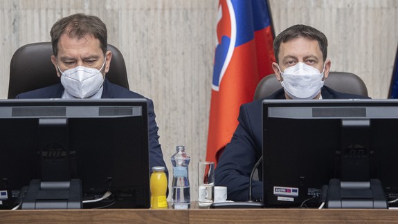 Vláda schválila aktualizáciu opatrení, platiť majú od pondelka