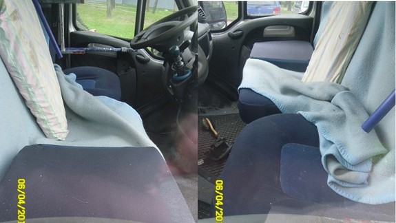 Už deväť rokov parkuje vrak s prívesným vozíkom na rušnej petržalskej ulici!