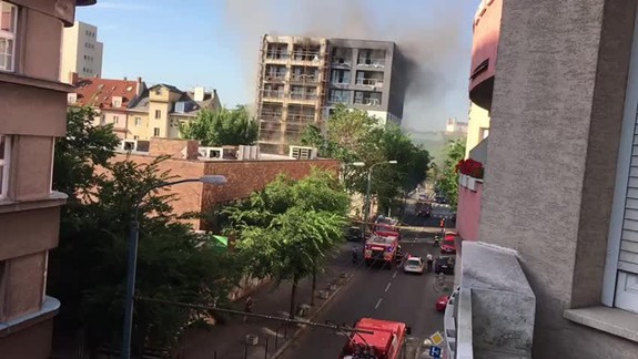 Aktuálne: Požiar na Žilinskej, policajti odkláňajú dopravu