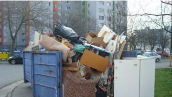 Využili ste už veľkoplošné kontajnery v Petržalke?  