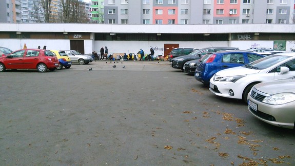 Úrad za asistencie policajtov „poupratoval“ priestor na Osuského, kde žijú ľudia bez domova. Aký to malo zmysel?