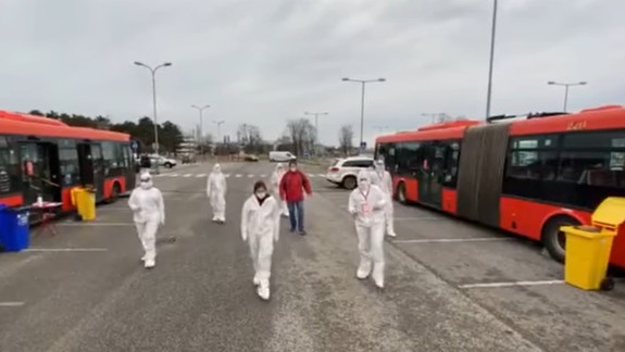 VIDEO: Počas víkendového skríningu na letisku vzniklo aj video, ktoré rozdelilo Slovákov...