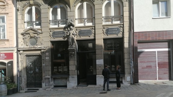 V Lekárni u Salvátora sprístupnili videoprezentáciu prác Juraja Gavulu s medicínskou tematikou