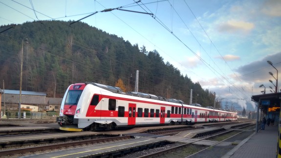 Cestujúci, pozor na dočasné obmedzenia v regionálnej železničnej doprave a MHD