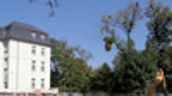 Na nároží Štefánikovej a Spojnej postavia hotel