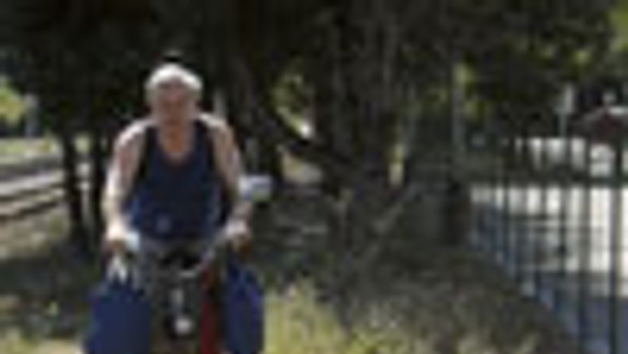 Z normálnej cesty je chodník, len nevydarený